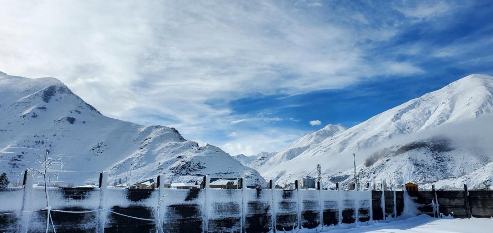 Mountain Hut In Kazbegi Vila Exterior foto